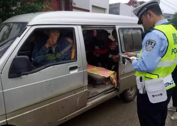 面包車拉貨怎么處罰